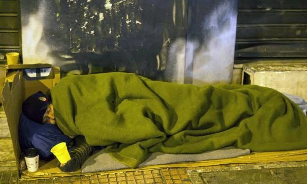 Καιρός: Συστάσεις σε όλους τους δήμους για την προστασία των αστέγων